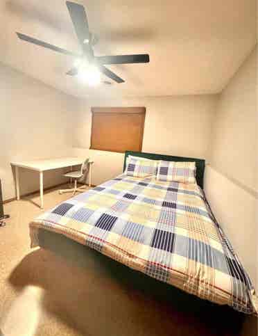 Cozy private room Maple Grove