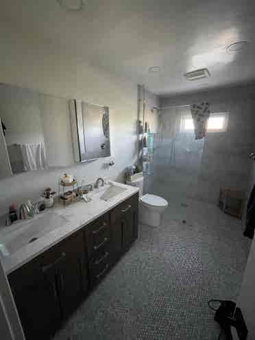 Looking for a fourth roommate!!