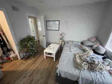 Looking for a fourth roommate!!