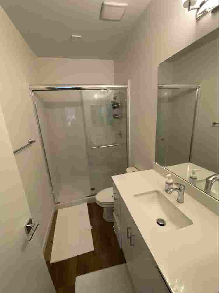 Downtown Private room+bath &
rooftop