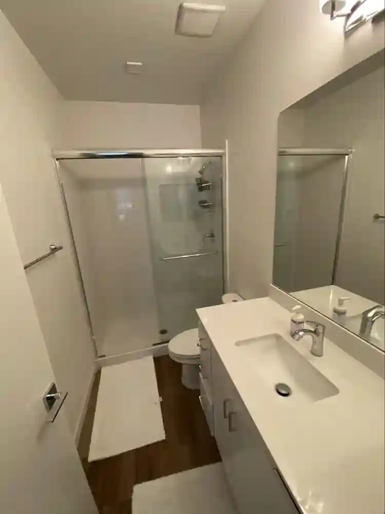 Downtown Private room+bath &
rooftop