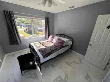 I RENT FURNITURE ROOM