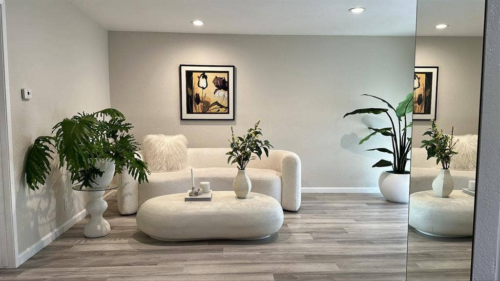 Chic 1-Bedroom Oasis Riverfront