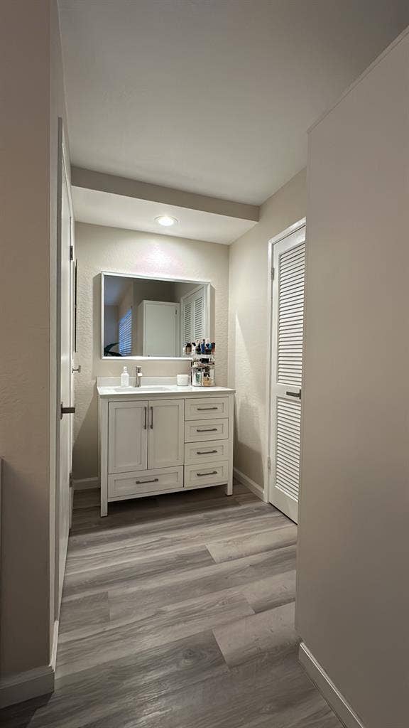 Chic 1-Bedroom Oasis Riverfront