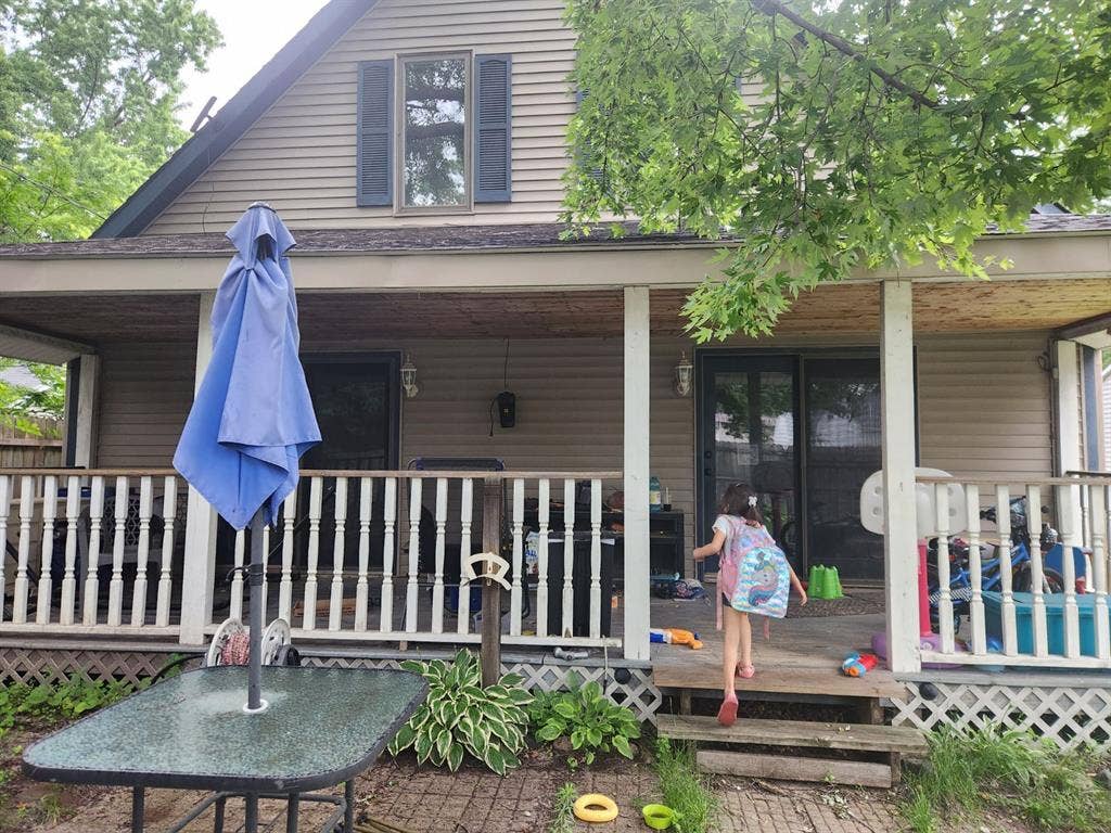 2 rooms available in a 4 br house