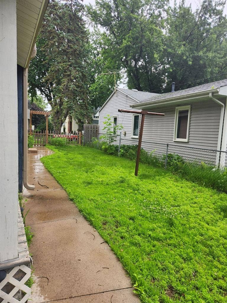 2 rooms available in a 4 br house