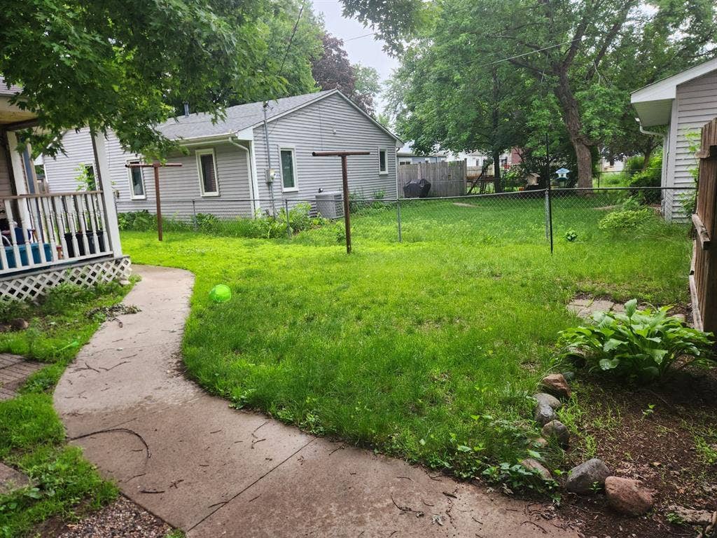 2 rooms available in a 4 br house