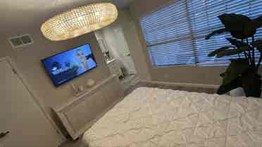 Chic 1-Bedroom Oasis Riverfront