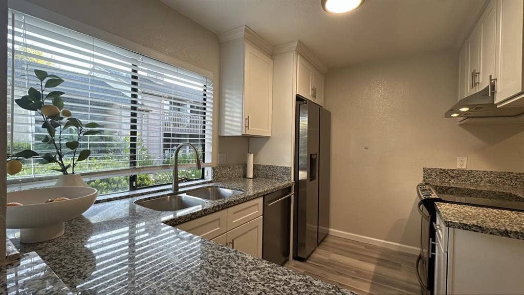 Chic 1-Bedroom Oasis Riverfront
