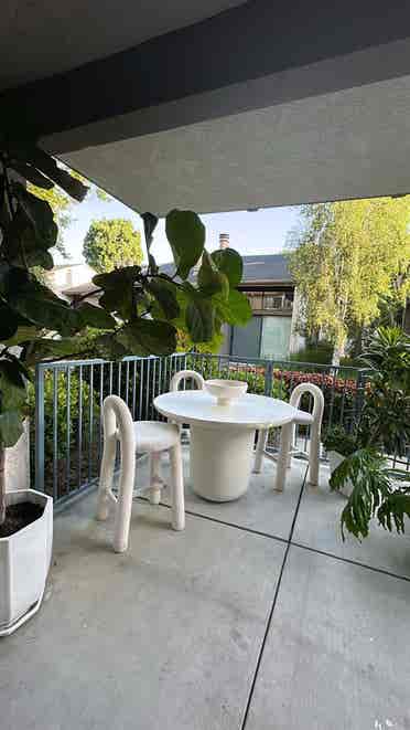 Chic 1-Bedroom Oasis Riverfront