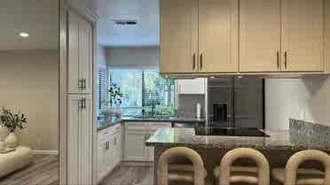Chic 1-Bedroom Oasis Riverfront