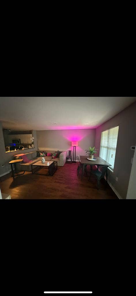 URGENT SUBLEASE- FREE JUNE RENT!