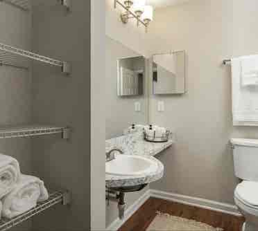 URGENT SUBLEASE- FREE JUNE RENT!
