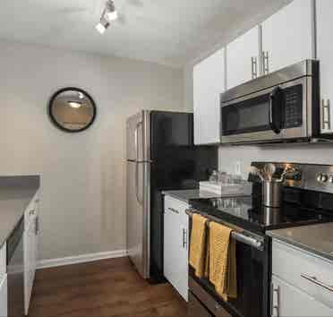URGENT SUBLEASE- FREE JUNE RENT!