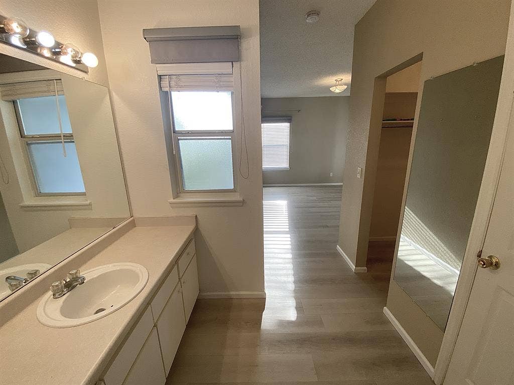 Unfurnished master bedroom