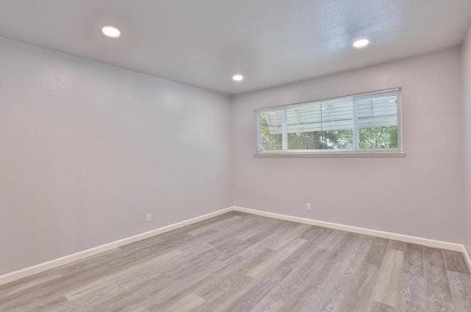 Re-modeled, spacious 1 bd in Apt.