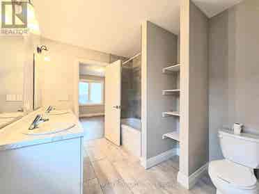 Female student rental  bath