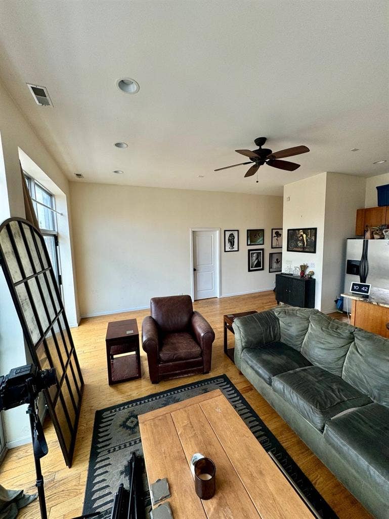 Room/Lease available starting