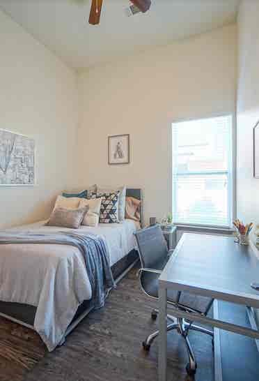 Apartment for Sub-Lease!!!!!!!!