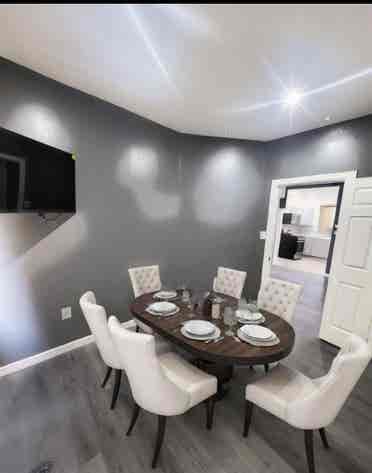 ROOMS available