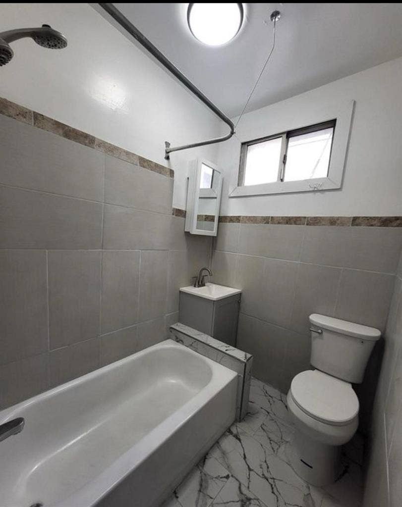 ROOMS available
