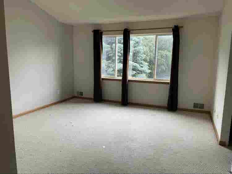 Master Bedroom w private bath