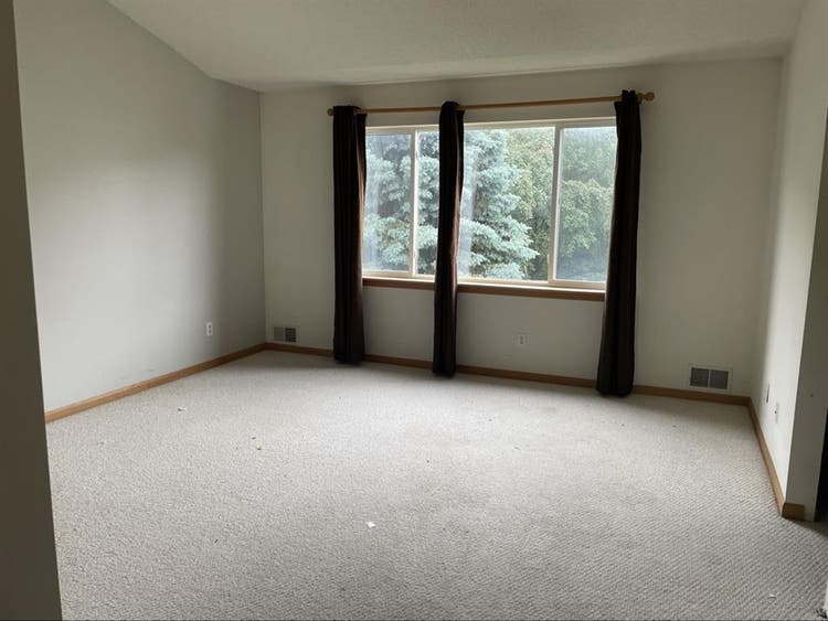 Master Bedroom w private bath