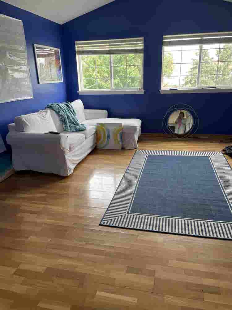Master Bedroom w private bath
