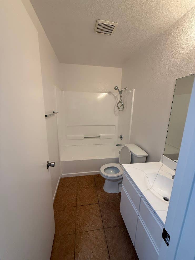 Rent $ washer & Dryer included