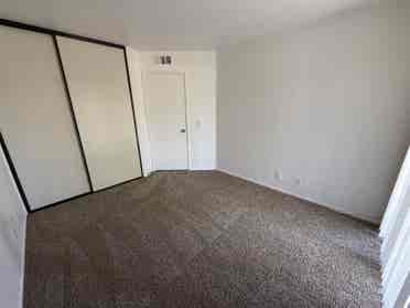 Rent $ washer & Dryer included