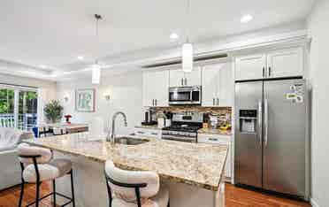 Bright 1 bed, 1 bath