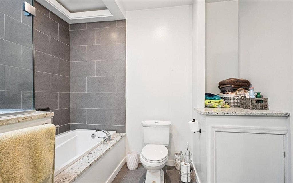 Bright 1 bed, 1 bath