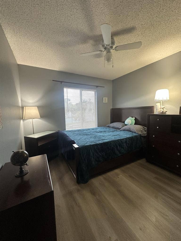 Private Bedroom w/ shared bathroom