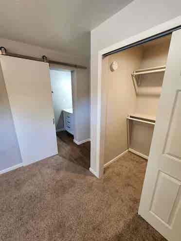 Deluxe MASTER Bed & Private Bath