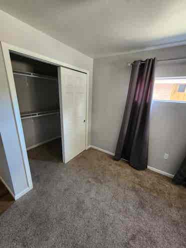 Deluxe MASTER Bed & Private Bath