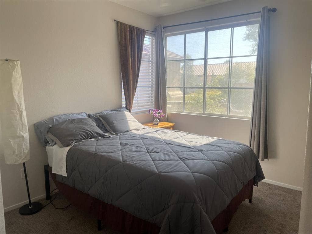 Furnished w/private bathroom