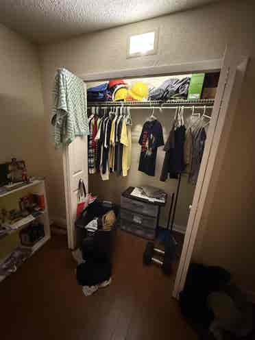 Bedroom w/bathroom