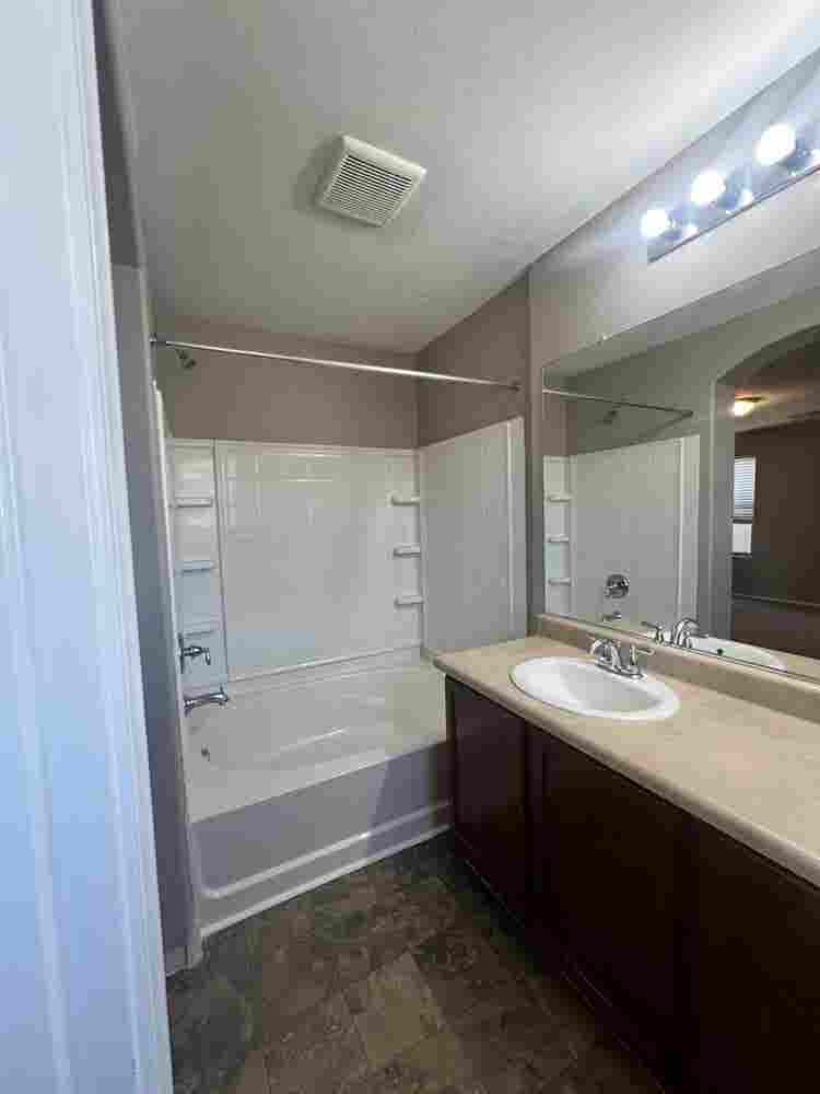 Room with Private bathroom !