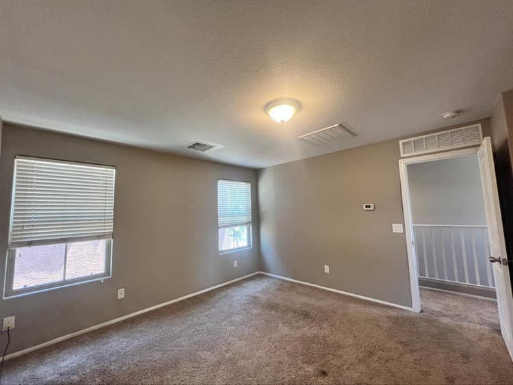Room with Private bathroom !