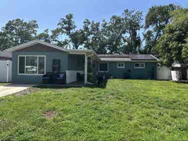 Room for rent in Pinellas Park home