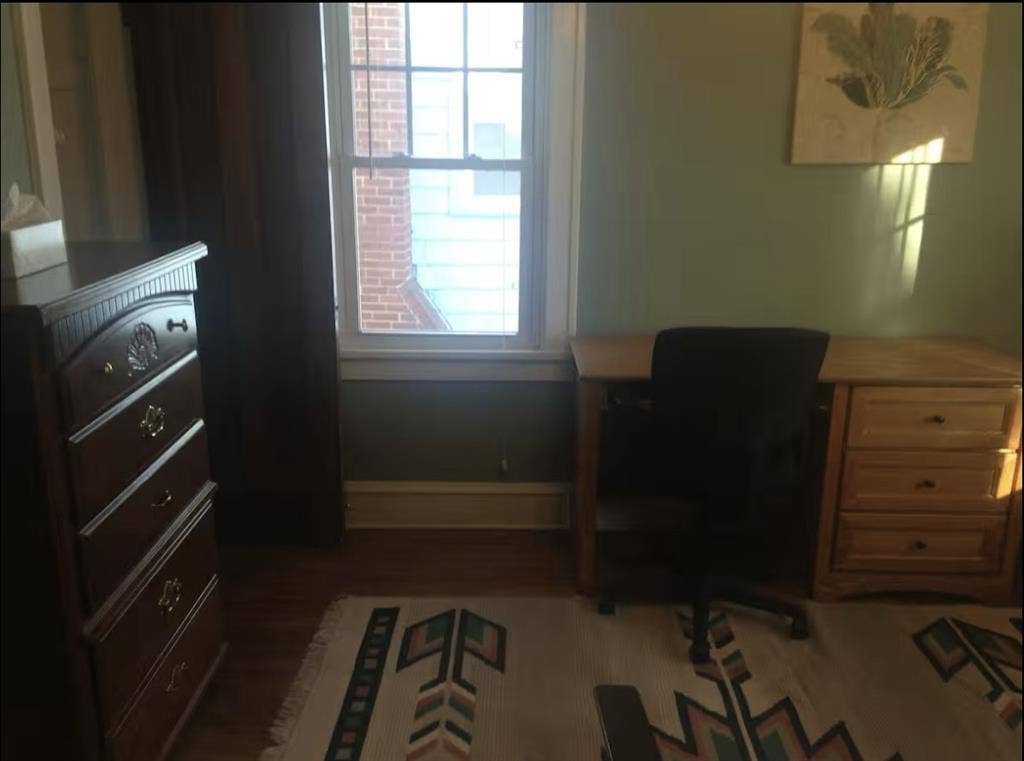 Furnished room close to CWRU