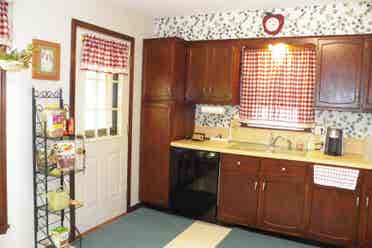Furnished Room -Must love Dogs!