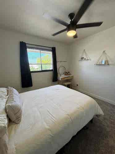 LOOKING FOR A 2nd ROOMIE