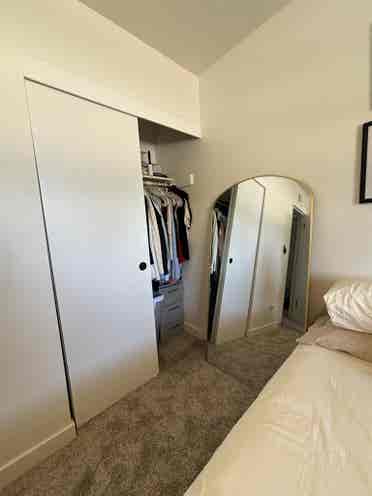 LOOKING FOR A 2nd ROOMIE