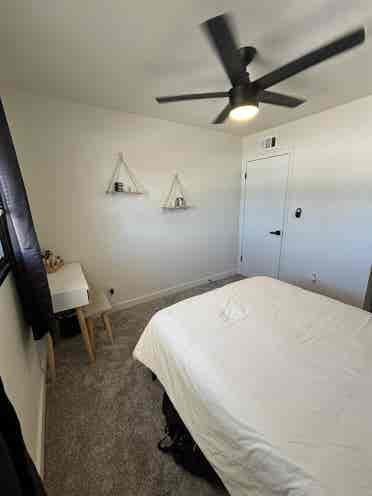 LOOKING FOR A 2nd ROOMIE