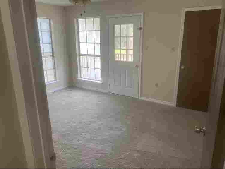 Looking for a roommate!