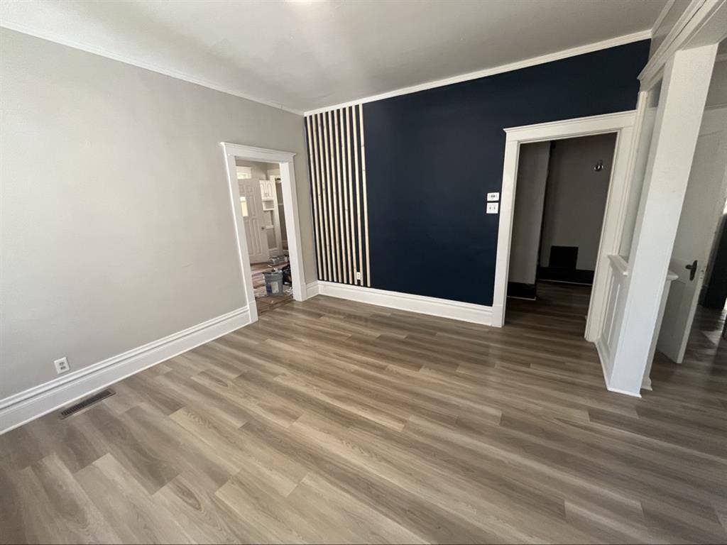 Room for Rent AVAILABLE ASAP