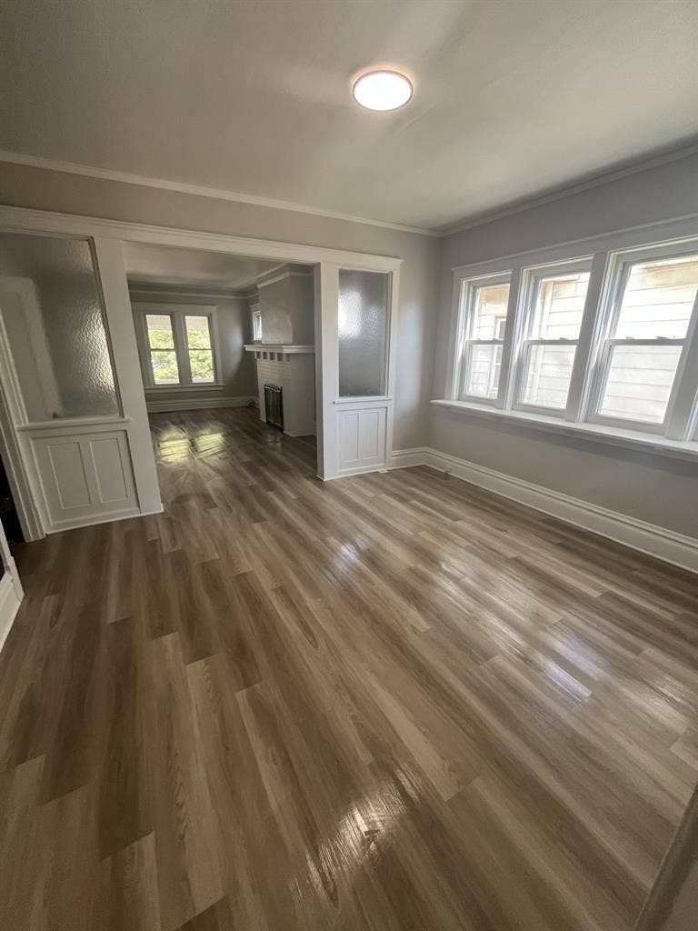 Room for Rent AVAILABLE ASAP