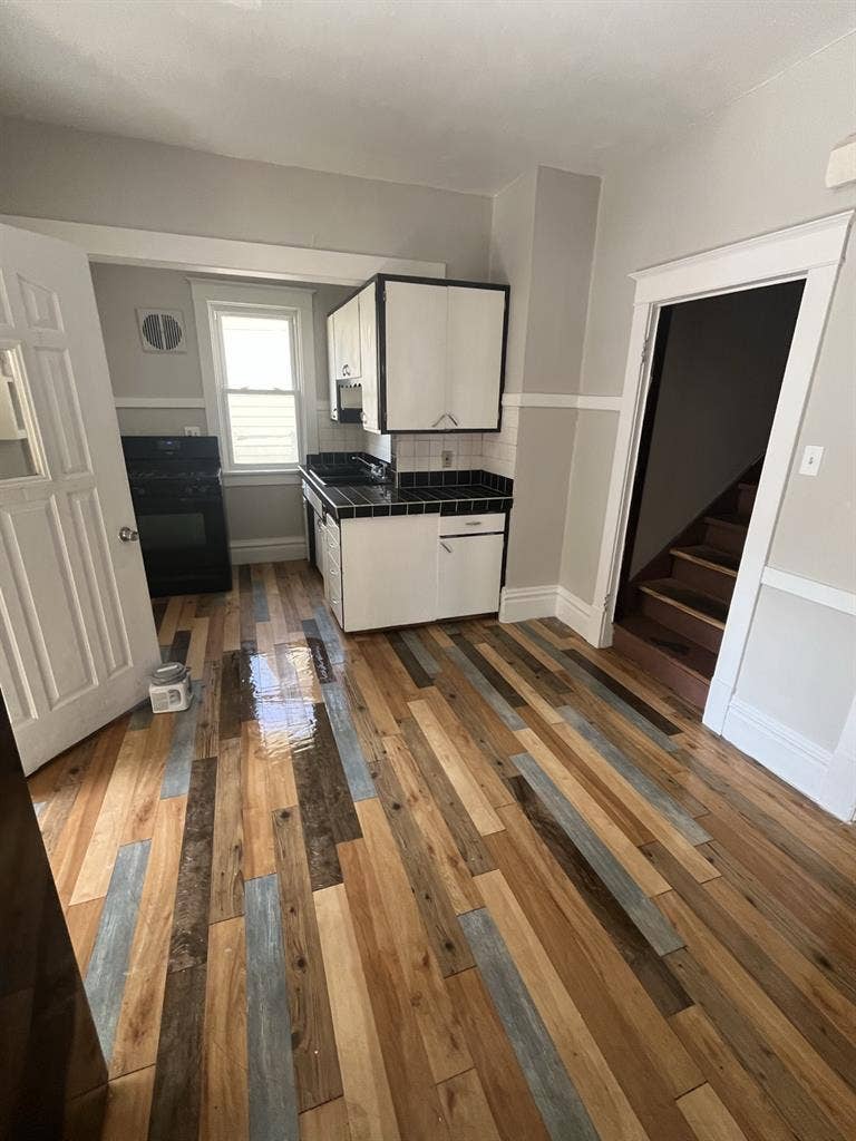 Room for Rent AVAILABLE ASAP