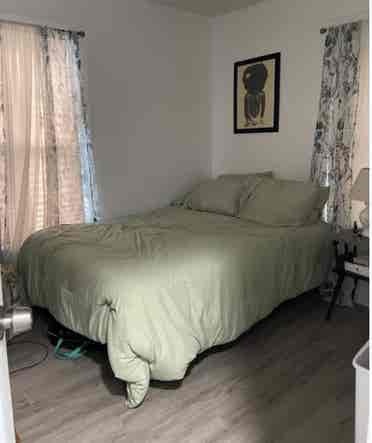 Room in Hamden Available